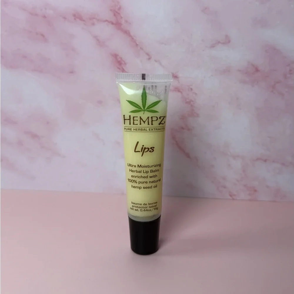 Hempz Ultra Moisturizing Lip Balm with Black Cap